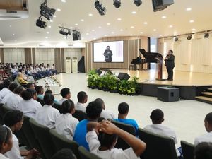 Wamendagri Dorong Anak-anak Tanah Papua Jadi Agen Perubahan