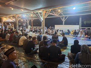 8 Orang Hilang di Gunung Anak Krakatau, Warga Carita Gelar Istigasah