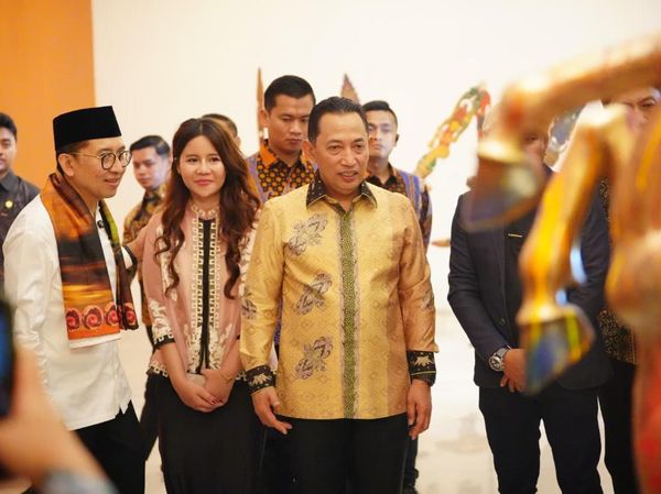 Momen Menteri Kebudayaan-Kapolri Hadiri Pembukaan Pameran Nasirun