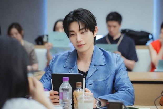 Kim Jae Yeong saat pembacaan naskah Make Me Tingle/ Foto: TVING