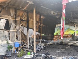 Penampakan Warung Mi Babi Sukoharjo Gosong Dibakar OTK Bersebo
