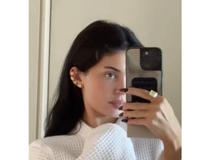 Kylie Jenner Pakai 4 Anting Berlian Sekaligus, Nilainya Capai Rp 17 M
