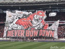 Persija Vs Persib: The Jakmania Bentangkan Tifo Never Bow Down di GBK