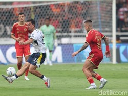 Persija tampil di hadapan ribuan The Jakmania yang memadati tribun SUGBK.  