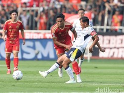 Penantian selama tujuh tahun membuat atmosfer pertandingan semakin terasa panas.  