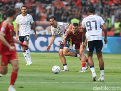 Persija Vs Persib 2-1, Shin Tae-yong Vs Igor Tolic 1-1