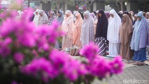 Salat Istisqa Digelar, Warga Berharap Hujan Segera Turun