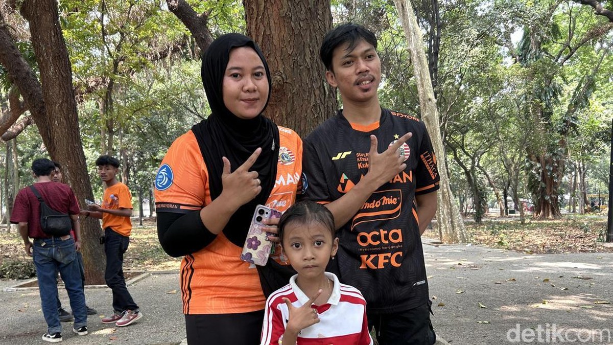 Suporter Persija yang mau menonton laga kontra Persib Bandung di SUGBK, Sabtu (12/9/2026). (Foto: Mercy Raya/detikSport)