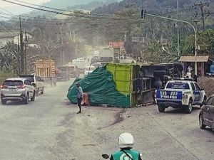Truk Rem Blong Tabrak Motor hingga Terguling di Lampung Selatan, Pemotor Tewas