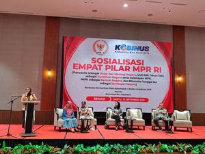 Iyeth Bustami Soroti Bahaya Medsos, Minta Guru Bentengi Generasi Muda