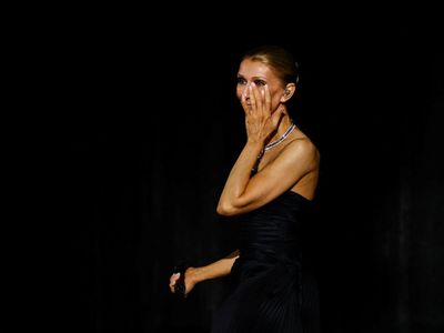 Gaya Celine Dion Kembali ke Panggung Setelah 6 Tahun, Tak Kuasa Menahan Haru