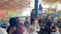Suasana Pelabuhan Trisakti Menunggu Kedatangan Korban Kapal Virgo