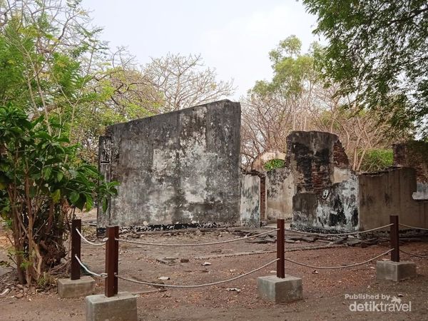 Melihat Lebih Dekat Peninggalan Bersejarah di Pulau Onrust