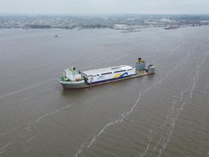 Penampakan Kapal Feri Listrik Terbesar Dunia Buatan Tasmania