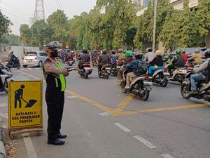 Ada Proyek Galian, Lalin di Halim Arah Cawang Macet Pagi Ini