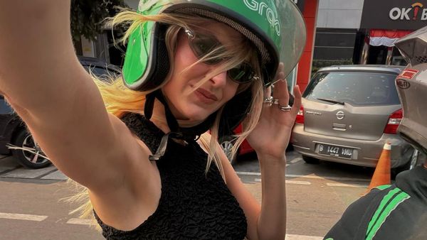 Momen Astrid S ke Jakarta, Sempat Naik Ojol