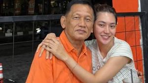 Berlliana Lovell Luapkan Perasaan Usai Ayah Meninggal