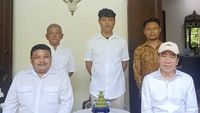 img-title