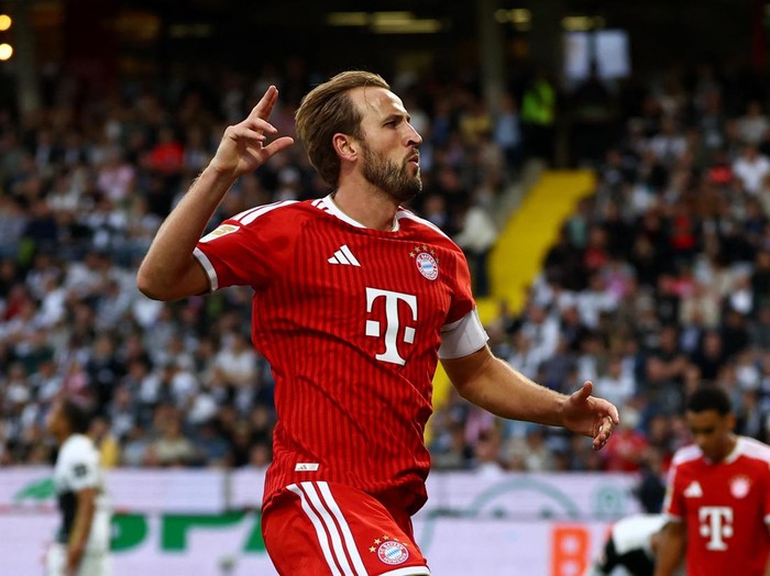 Soccer Football - Bundesliga - SV Elversberg v Bayern Munich - Waldstadion an der Kaiserlinde, Spiesen-Elversberg, Germany - September 13, 2026 Bayern Munich's Harry Kane celebrates scoring their second goal REUTERS/Kai Pfaffenbach DFL REGULATIONS PROHIBIT ANY USE OF PHOTOGRAPHS AS IMAGE SEQUENCES AND/OR QUASI-VIDEO.