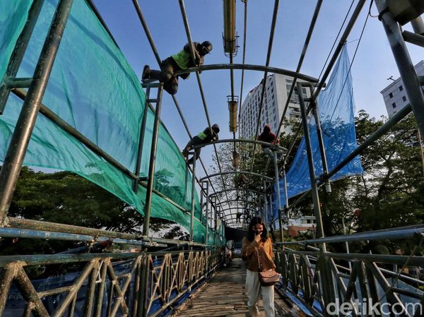 Revitalisasi JPO Abdullah Syafei Tebet, Ditargetkan Rampung Desember