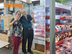 Sempat Diejek, Muffin Dingin Buatan Pasangan Lansia Ini Kini Laris Manis!