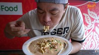 Seru! Melki Kulineran di Palembang, Cicip Mie Celor dan Pempek Legendaris