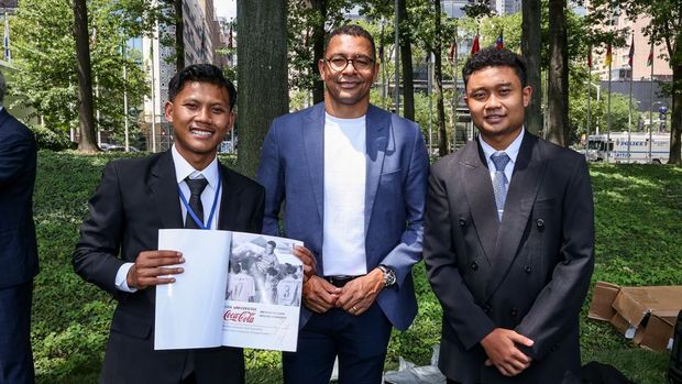 Liga Universitas Elang Cikal Brajananta dari STKIP Pasundan dan M. Elyas Aryo Saputro dari ITB terpilih menjadi delegasi Indonesia dalam program