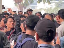 Demo Kasus Deepfake Untan, Mahasiswa Kecewa Satgas PPKPT Tak Temui Massa