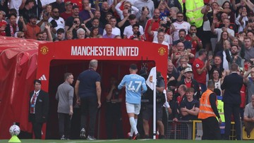 Santai Usai Dikartu Merah, Phil Foden Balik Sindir Fans MU