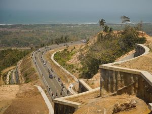 Menjajal Jalan Lintas Selatan Kelok 23 yang Hubungkan Bantul-Gunungkidul
