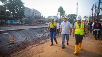 Perkuat Pengendalian Banjir, Pemkot Tangsel Bangun Turap 204 Meter