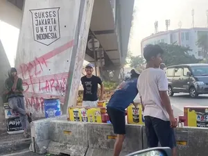 Simpang Pesing Jakbar Kini Ditutup Beton Cegah Macet dan Pak Ogah