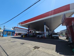 Pertamina Minta Maaf soal Antrean Panjang di SPBU Makassar