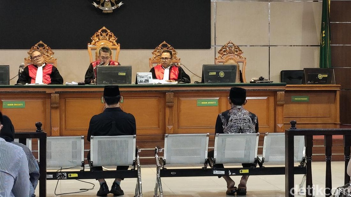 Eks Bupati Bekasi Ade Kuswara Divonis 6 Tahun Penjara