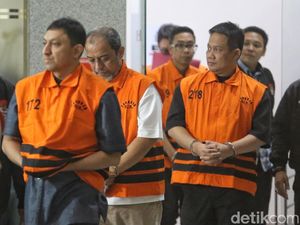 Video Daftar 8 Tersangka OTT Suap HGB di Kabupaten Bogor