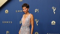 Foto: Best Dressed Emmy Awards 2026, Ada Aktris Berdarah Indonesia