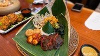 Di Pusat Jakarta Ada Lounge Hotel dengan Taman Asri dan Menu Nusantara