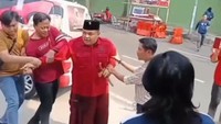 Dipecat PDIP, Hidayat Pernah Viral Ngamuk Bawa Keris-Ingin Bakar Diri