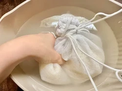 Wah! Cuci Beras Pakai Kantong Ini Diklaim Bikin Nasi Lebih Enak
