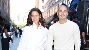 Potret Gaya Couple Katie Holmes dan Pacar Berondong di NYFW Hingga US Open