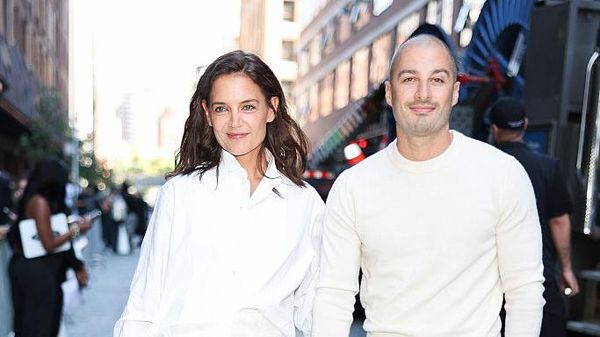 Potret Gaya Couple Katie Holmes dan Pacar Berondong di NYFW Hingga US Open