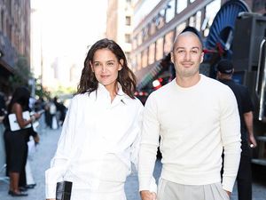 Potret Gaya Couple Katie Holmes dan Pacar Berondong di NYFW Hingga US Open