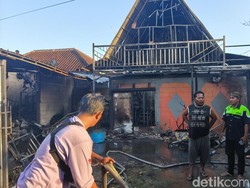 Rakit Kembang Api lalu Meledak, 2 Bangunan di Denpasar Hangus Terbakar