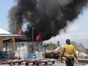 PLTS Terbakar di Ngada, Ratusan Rumah-Fasum Terdampak