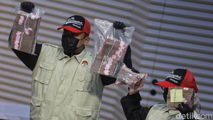 KPK Pamerkan Uang Rp106,3 M Hasil OTT Suap HGB