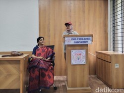 Raih Beasiswa ICCR, Lulusan UNY Ini Kuliah Gratis di Gujarat University India
