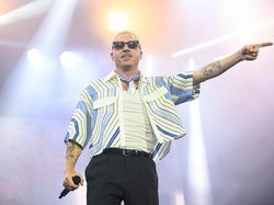 Video: Aksi Free Palestine Ini Bikin Macklemore Didepak dari Konser Ed Sheeran