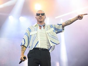Video: Aksi Free Palestine Ini Bikin Macklemore Didepak dari Konser Ed Sheeran