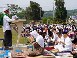 Ikhtiar Batin Atasi Kekeringan, Ribuan Warga KBB Salat Istisqo