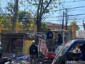 Bangunan Liar di Jalan Dakota Bandung Dibongkar